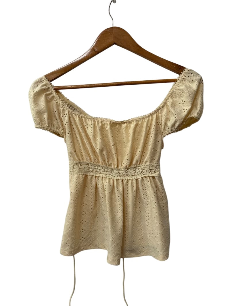 Off-Shoulder Eyelet Short Sleeves