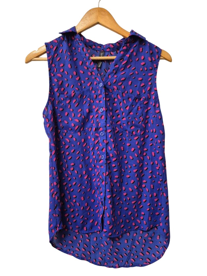 Massini Sleeveless Button-Up Tanks