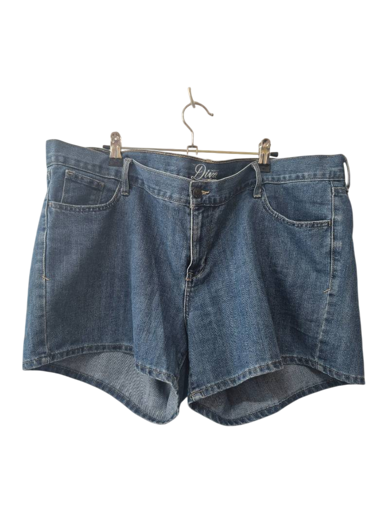Diva High-Waisted Shorts
