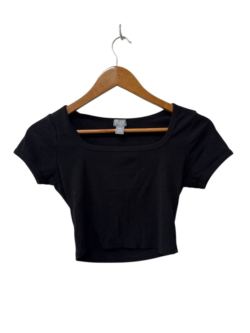 Tillys Cropped Top Short Sleeves