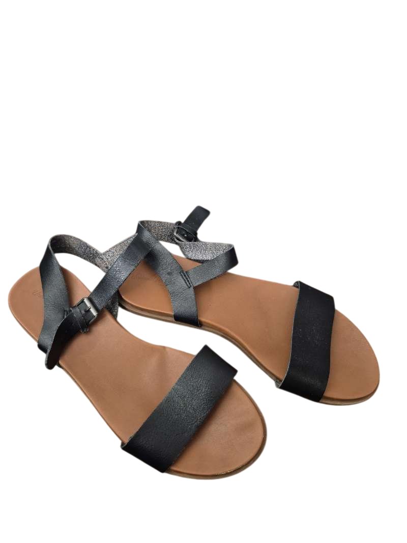 Universal Thread Strappy Flat Sandals