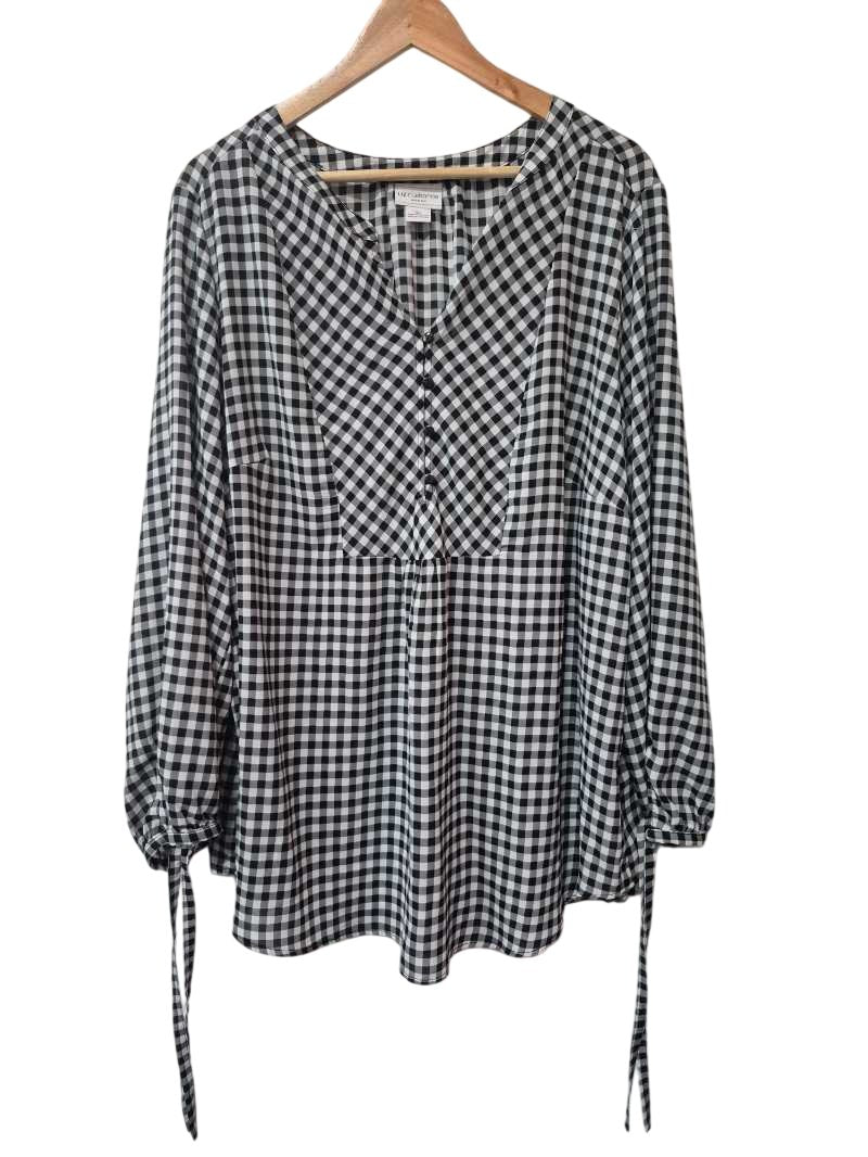 Liz Claiborne Gingham V-Neck Long Sleeves