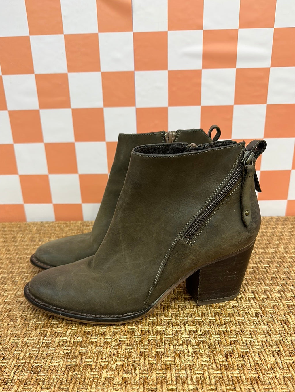 Brown Blondo Heeled Leather Ankle Boots, 6.5