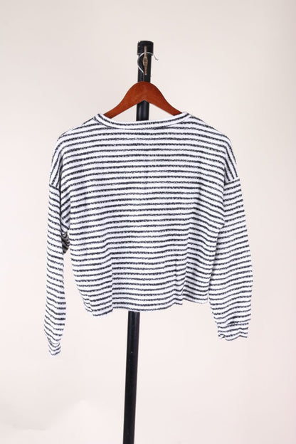 B&W Urban Romantics Sweater, L