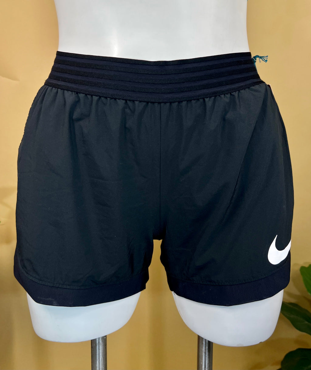 Black Nike Drifit Shorts, L