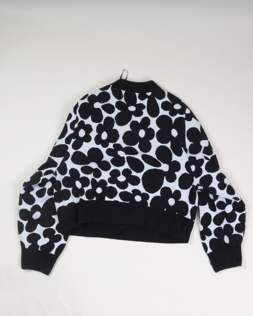 B&W Divided by H&M Cropped Sweater, L