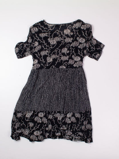 Black Nostalgia Midi Dress, L