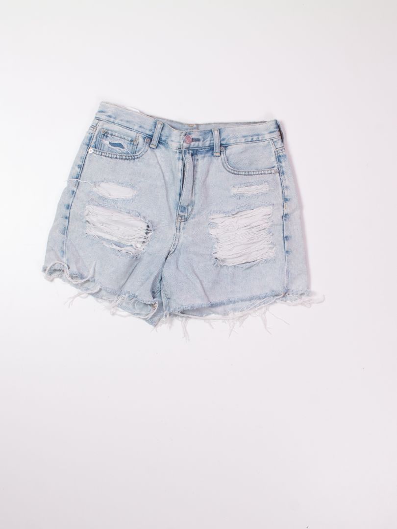 Lightwash American Eagle Distressed Mom Shorts, 6