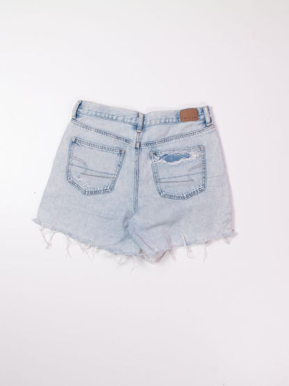 Lightwash American Eagle Distressed Mom Shorts, 6