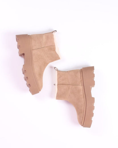 Tan Steve Madden Sherpa Lined Boots, 7