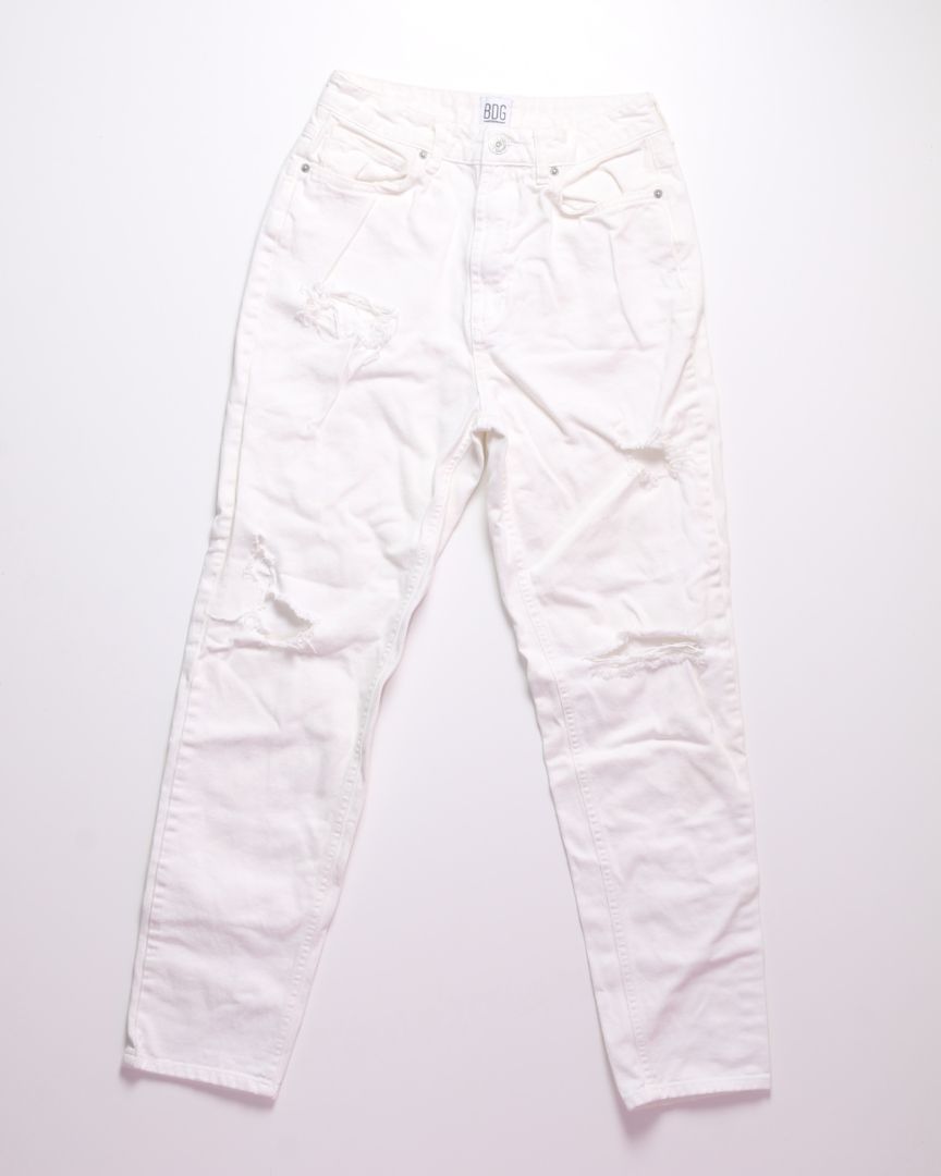 White BDG Distressed Mom Jeans, 27