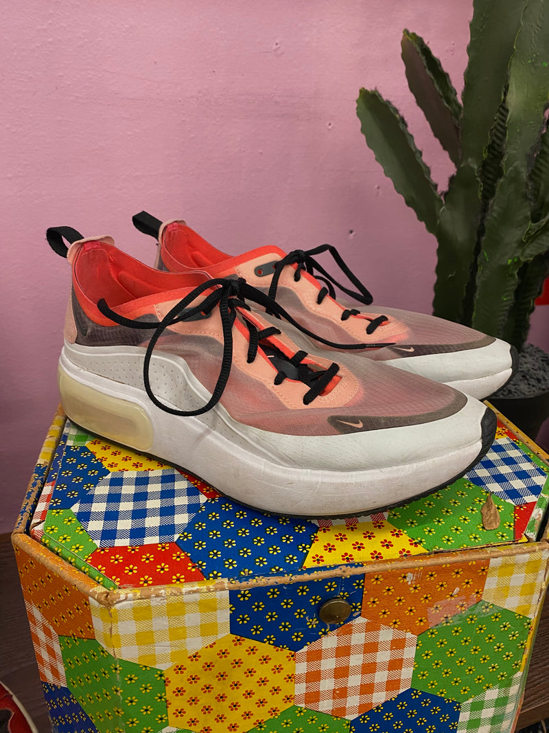 White/Pink Nike Air Max Dia Sneakers, 9
