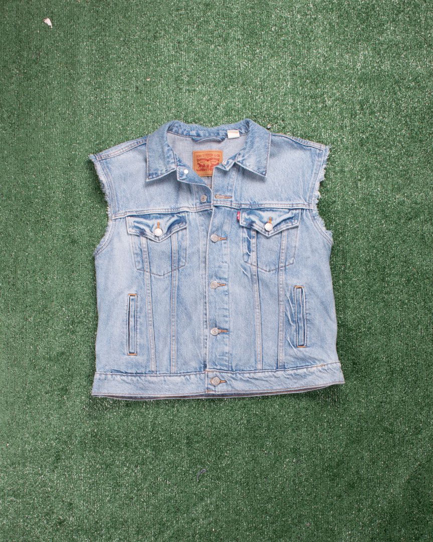 Lightwash Levi's Denim Vest, L