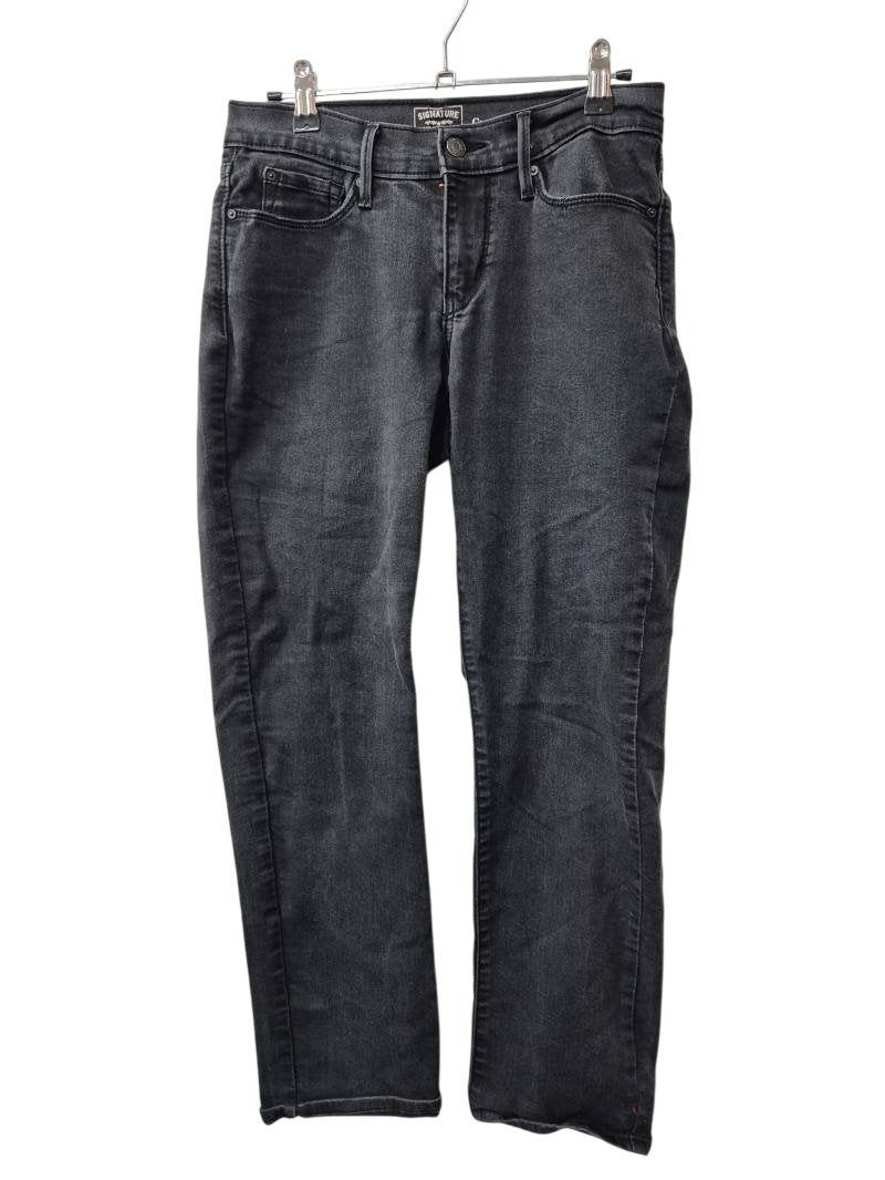 Levis Straight Leg Jeans