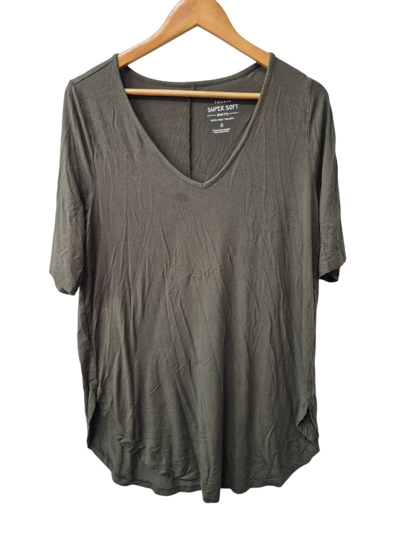 Torrid V-Neck Tee Short Sleeves