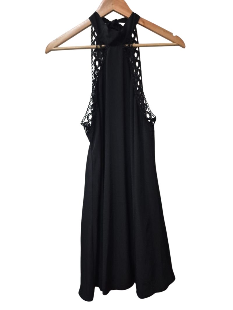 Lulus Sleeveless Lace Back Dresses