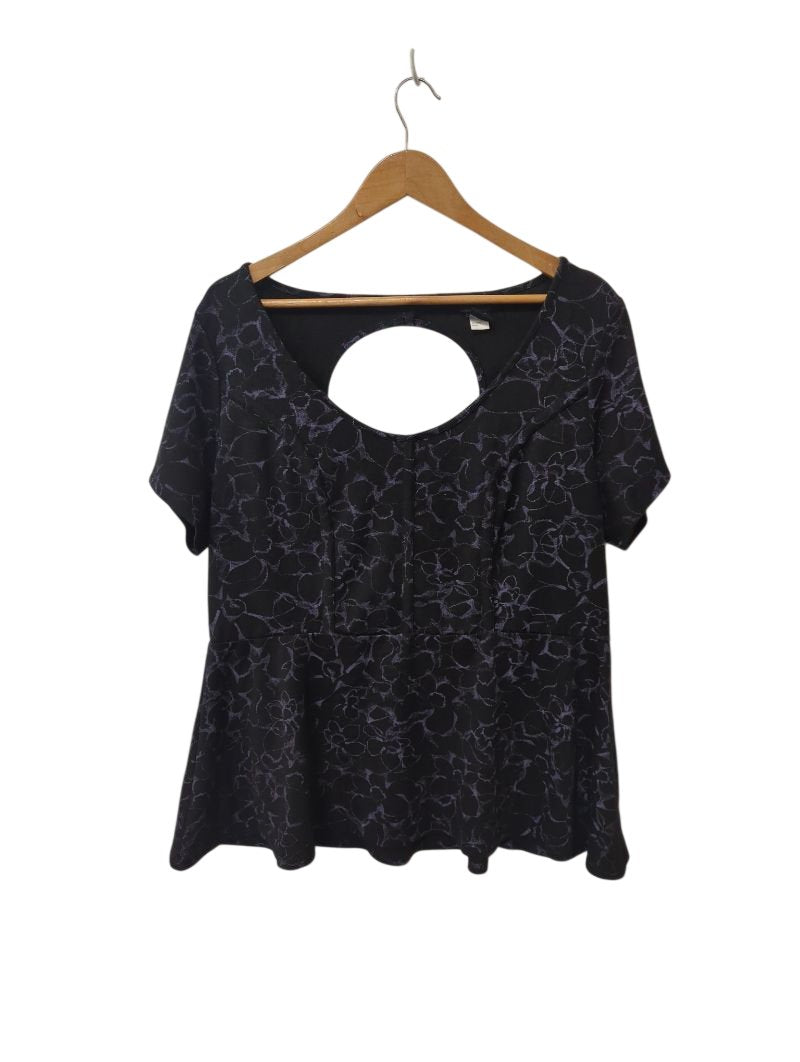 Torrid Keyhole Floral Top Short Sleeves