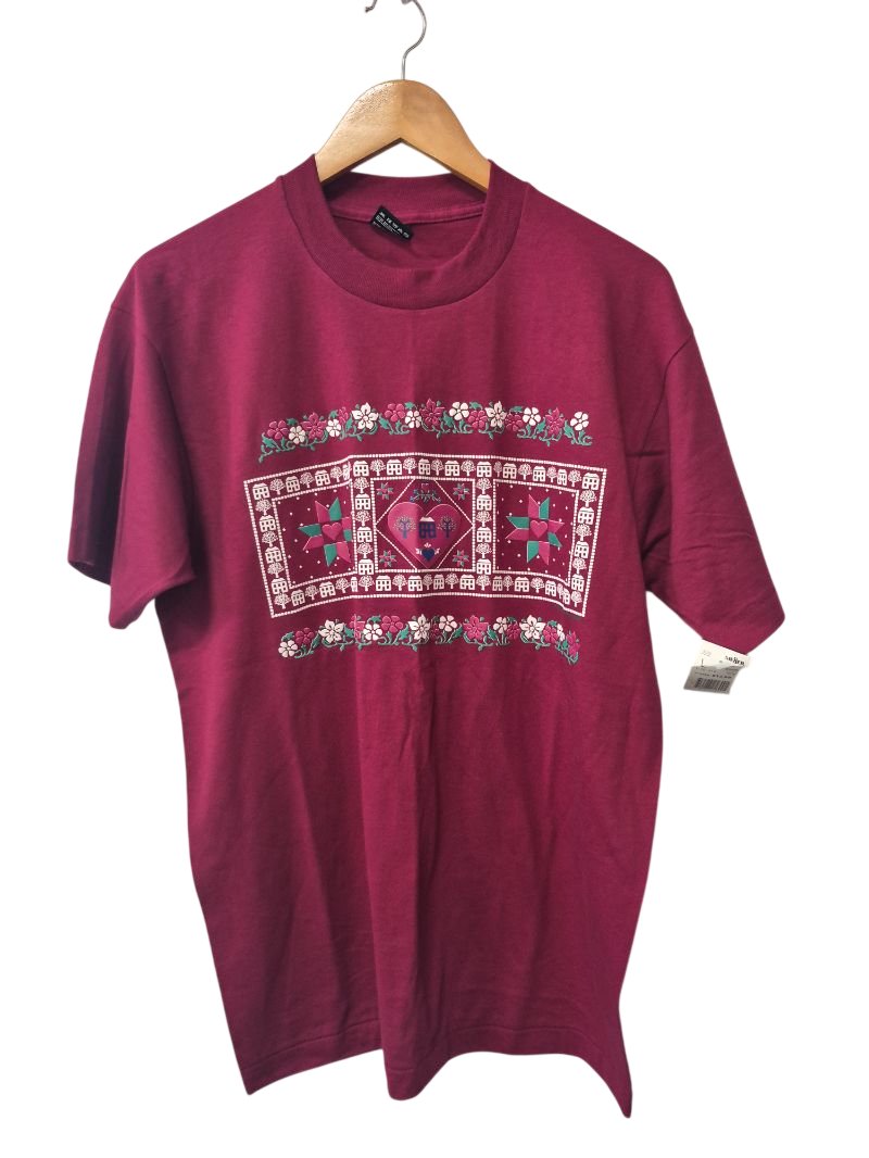 Best Fruit of the Loom Graphic Tee Vintage