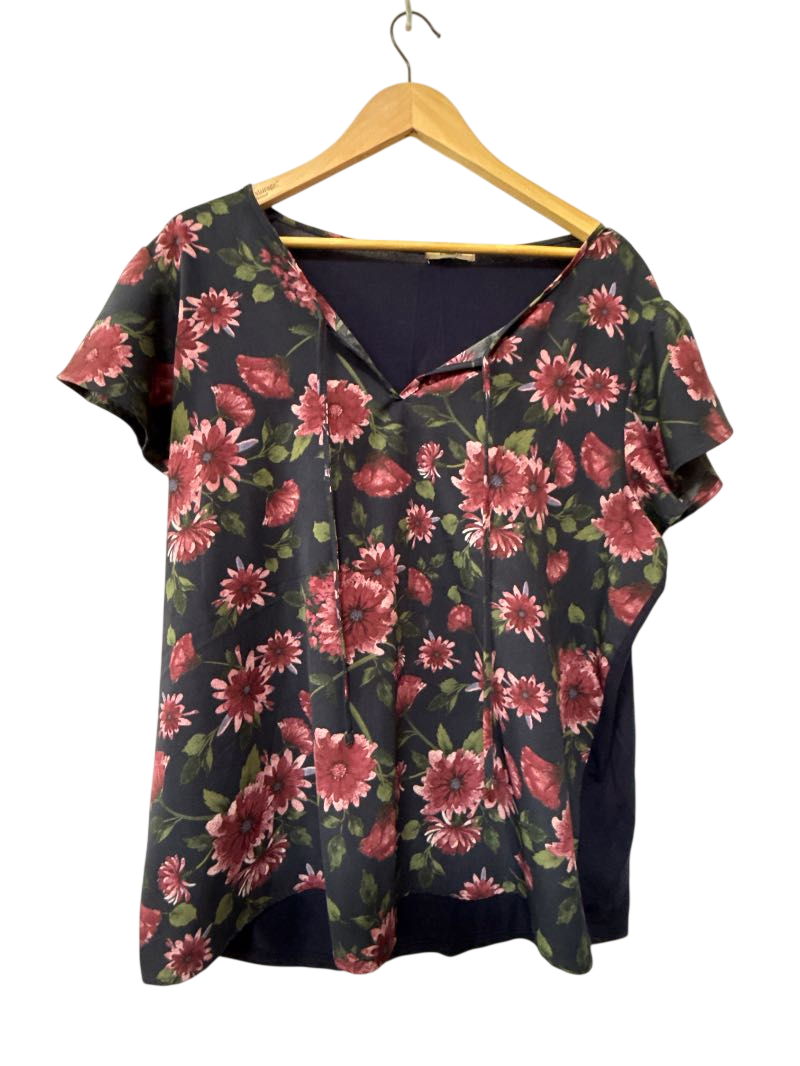 Maurice’s V-Neck Floral Short Sleeves