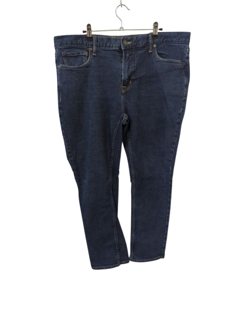 Old Navy  Straight Leg Jeans