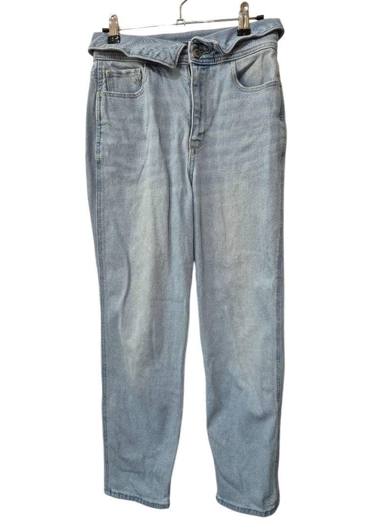 Hollister High-Waisted Straight Jeans