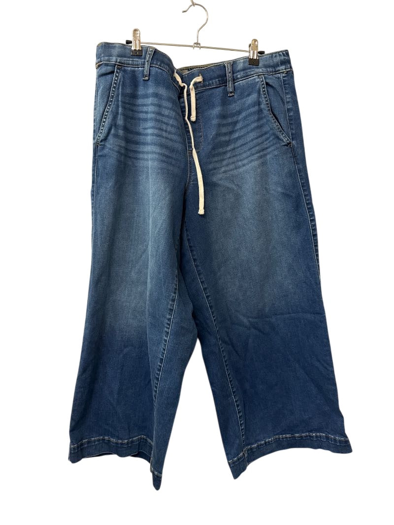 Torrid Wide Leg Cropped Jeans