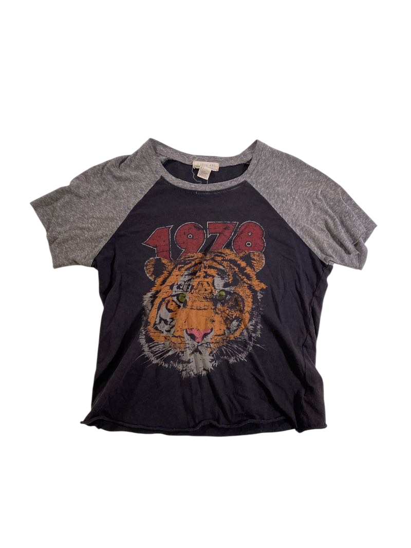 I love h81 Graphic Raglan Tee Short Sleeves