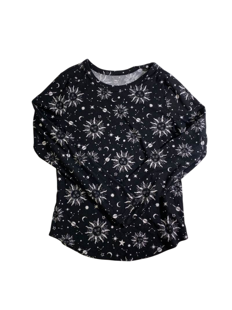 No Boundaries  Crew neck long sleeve Long Sleeves