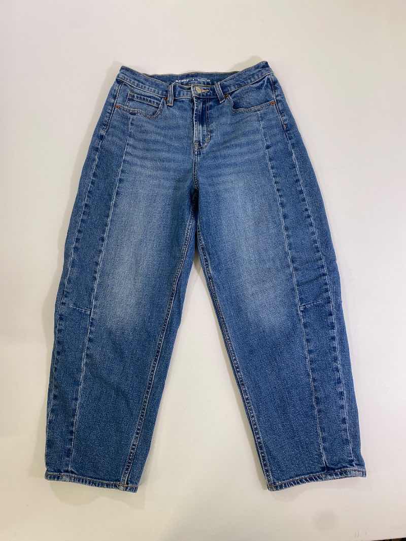 Old Navy  Straight Leg Jeans