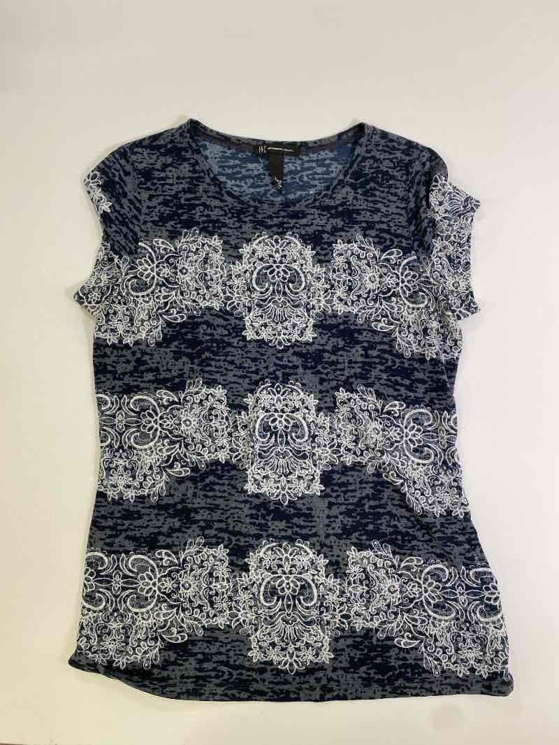 International concepts  Patterned Tee Short Sleeves