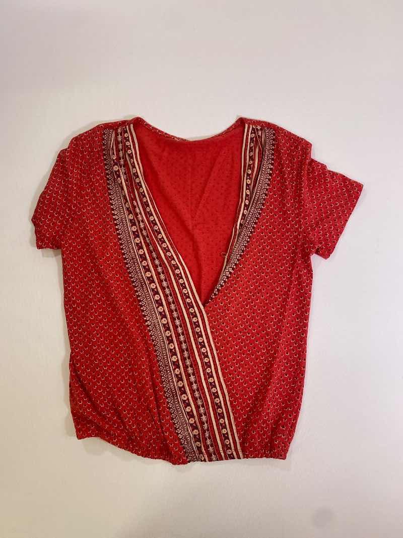 Lucky Brand  V-Neck Short Sleeves