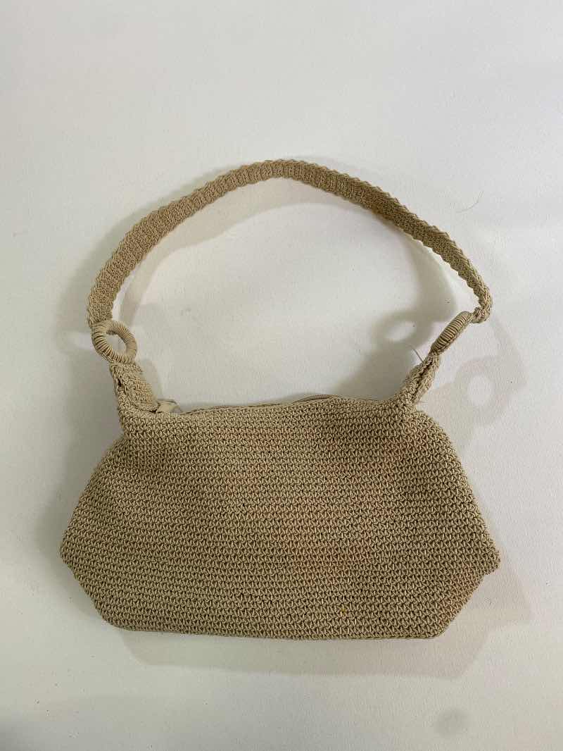 None Woven Shoulder Bag Handbags