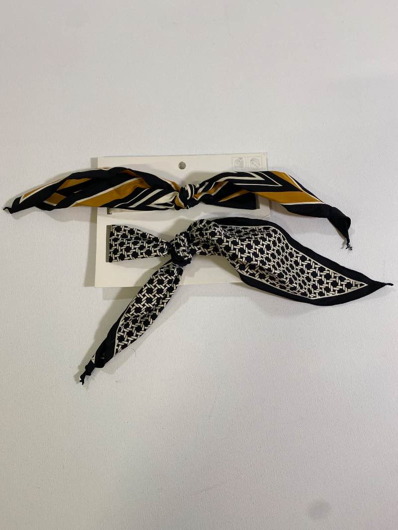 None Patterned Scarves Accessories