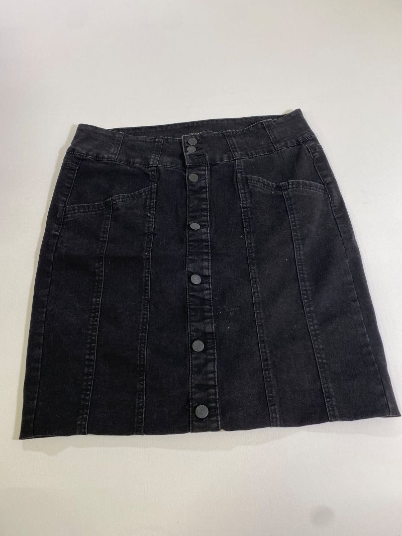 One 5 One  Button-Front Denim Skirt