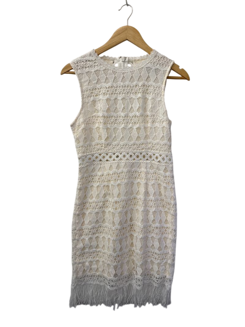Lulus Sleeveless Lace Dresses